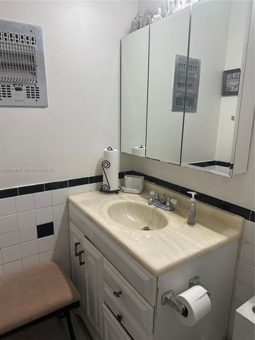 4271 NW 49th Terrace, Lauderdale Lakes, FL 33319