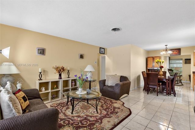 4271 NW 49th Terrace, Lauderdale Lakes, FL 33319