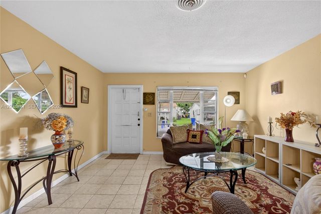 4271 NW 49th Terrace, Lauderdale Lakes, FL 33319