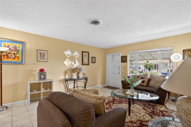 4271 NW 49th Terrace, Lauderdale Lakes, FL 33319