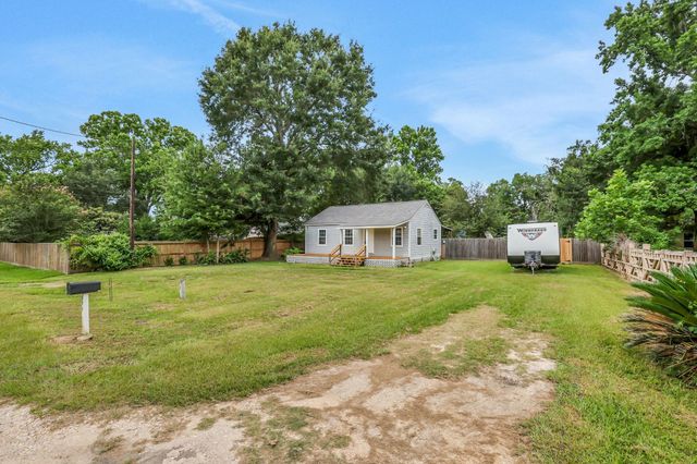 494 Merritt Street, Dayton, TX 77535