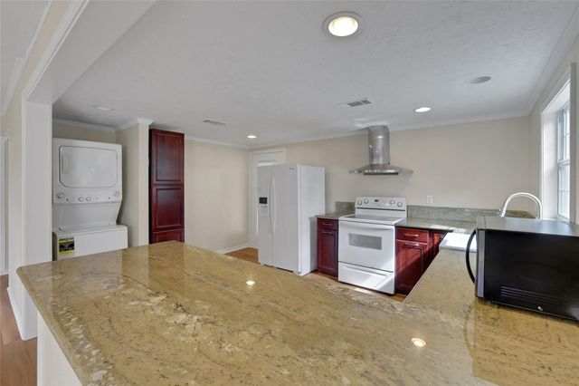 494 Merritt Street, Dayton, TX 77535