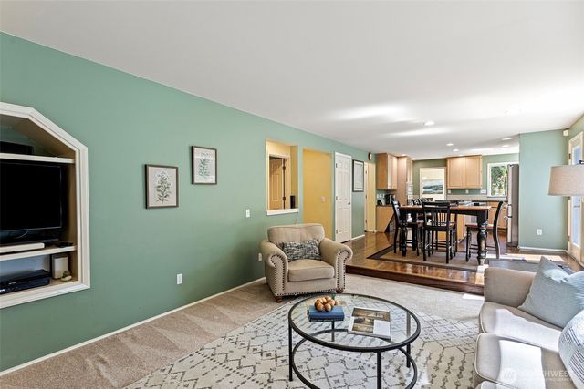 18929 203rd Avenue NE, Woodinville, WA 98077