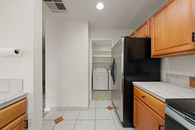 138 Hartnell Pl, Sacramento, CA 95825