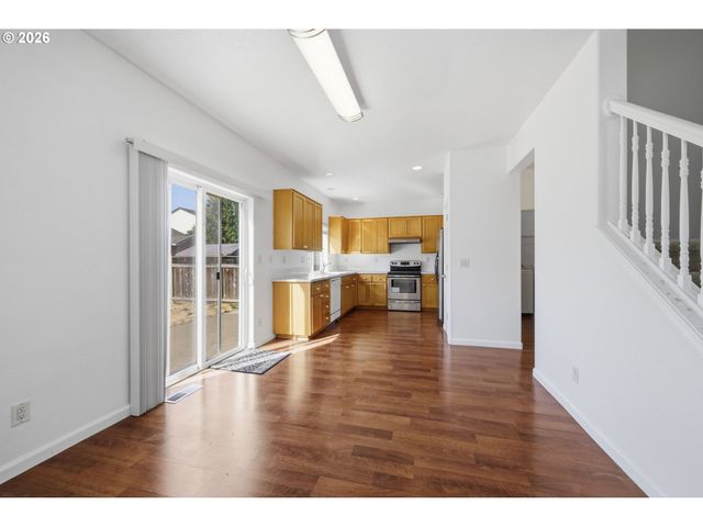 3906 CENTURY Dr, Eugene, OR 97402
