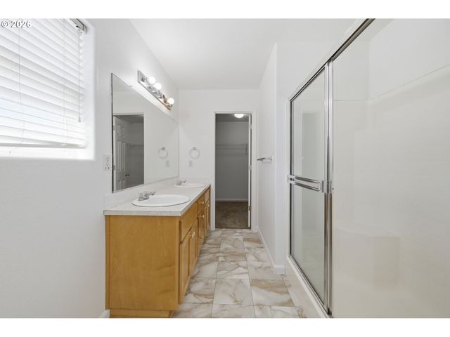 3906 CENTURY Dr, Eugene, OR 97402