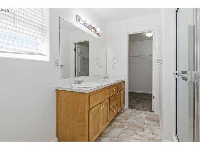 3906 CENTURY Dr, Eugene, OR 97402
