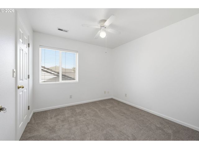 3906 CENTURY Dr, Eugene, OR 97402