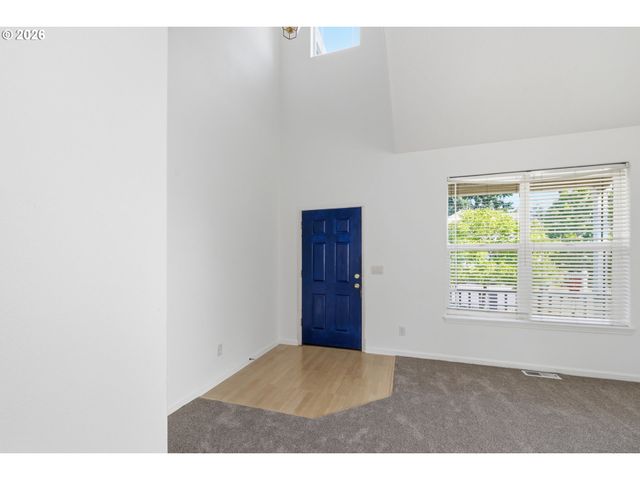 3906 CENTURY Dr, Eugene, OR 97402
