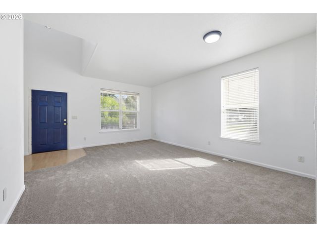 3906 CENTURY Dr, Eugene, OR 97402