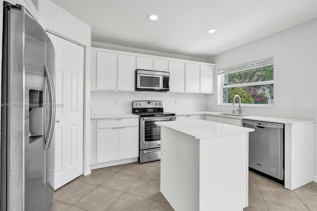 6305 Willoughby Cir, Lake Worth, FL 33463