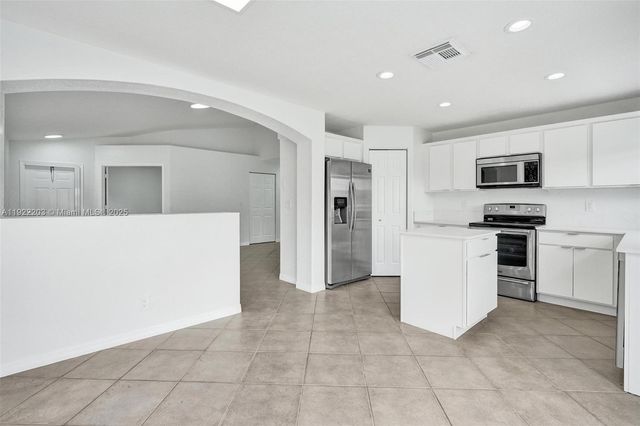 6305 Willoughby Cir, Lake Worth, FL 33463