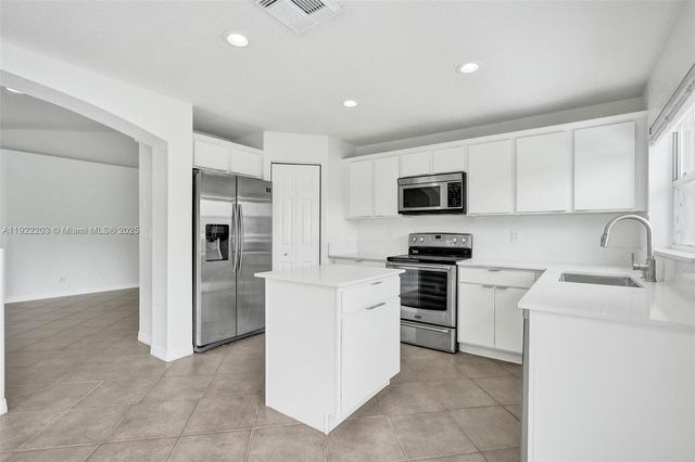 6305 Willoughby Cir, Lake Worth, FL 33463