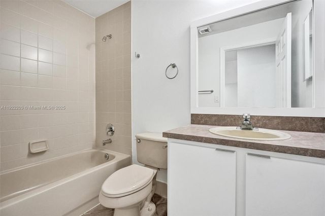 6305 Willoughby Cir, Lake Worth, FL 33463