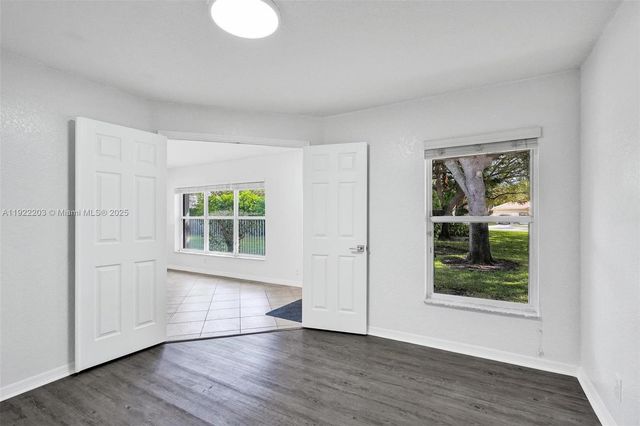 6305 Willoughby Cir, Lake Worth, FL 33463