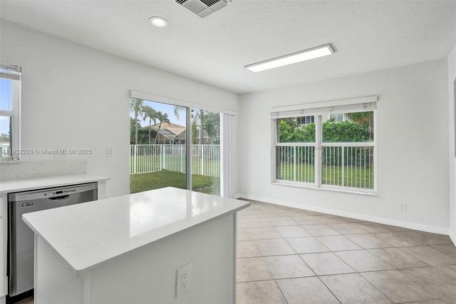 6305 Willoughby Cir, Lake Worth, FL 33463