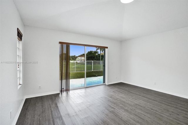 6305 Willoughby Cir, Lake Worth, FL 33463