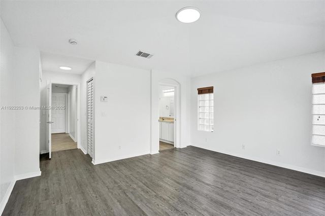 6305 Willoughby Cir, Lake Worth, FL 33463