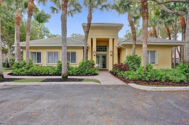 6305 Willoughby Cir, Lake Worth, FL 33463