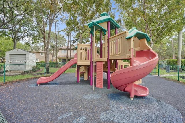 6305 Willoughby Cir, Lake Worth, FL 33463