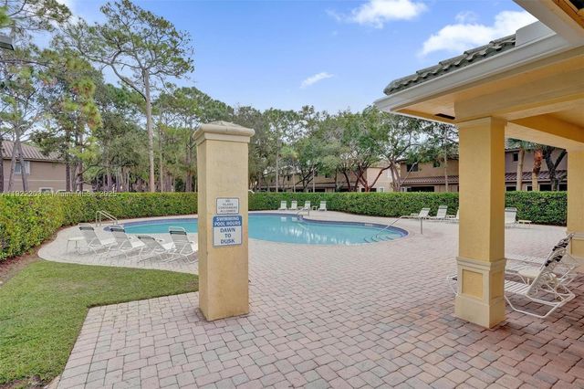 6305 Willoughby Cir, Lake Worth, FL 33463