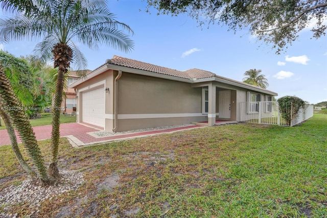 6305 Willoughby Cir, Lake Worth, FL 33463