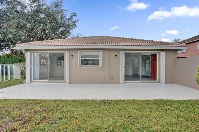 6305 Willoughby Cir, Lake Worth, FL 33463