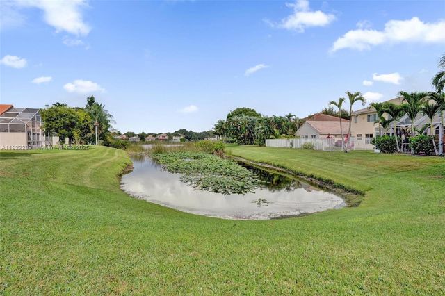 6305 Willoughby Cir, Lake Worth, FL 33463