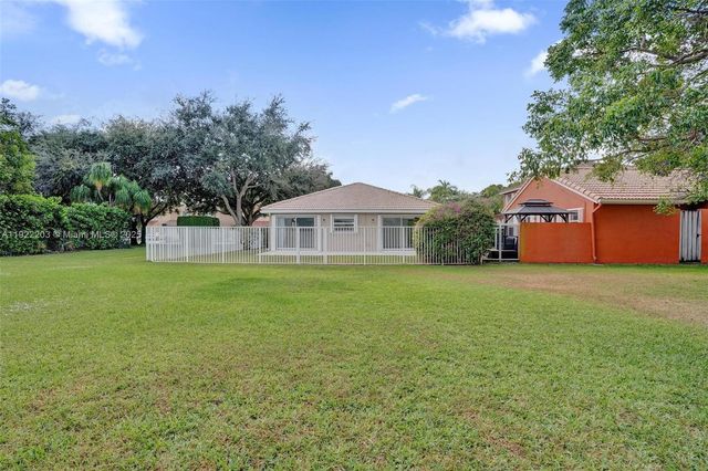 6305 Willoughby Cir, Lake Worth, FL 33463