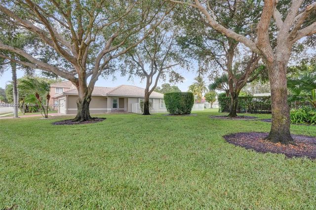 6305 Willoughby Cir, Lake Worth, FL 33463