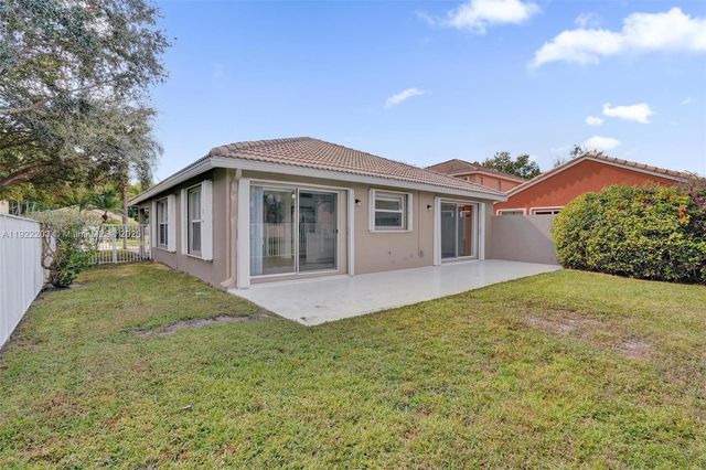 6305 Willoughby Cir, Lake Worth, FL 33463