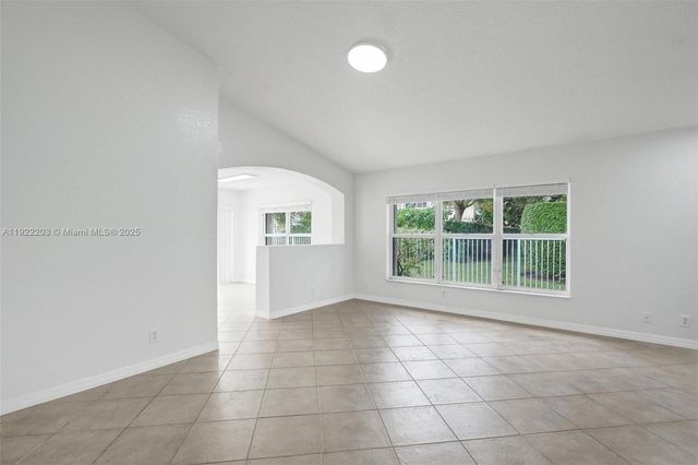 6305 Willoughby Cir, Lake Worth, FL 33463