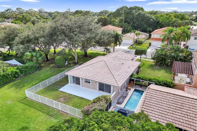 6305 Willoughby Cir, Lake Worth, FL 33463