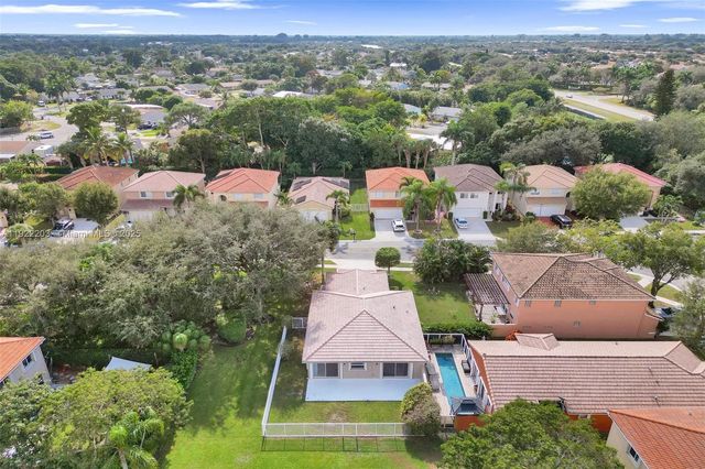 6305 Willoughby Cir, Lake Worth, FL 33463