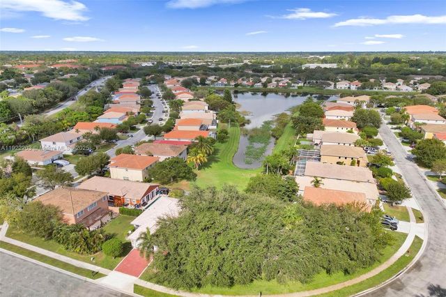 6305 Willoughby Cir, Lake Worth, FL 33463