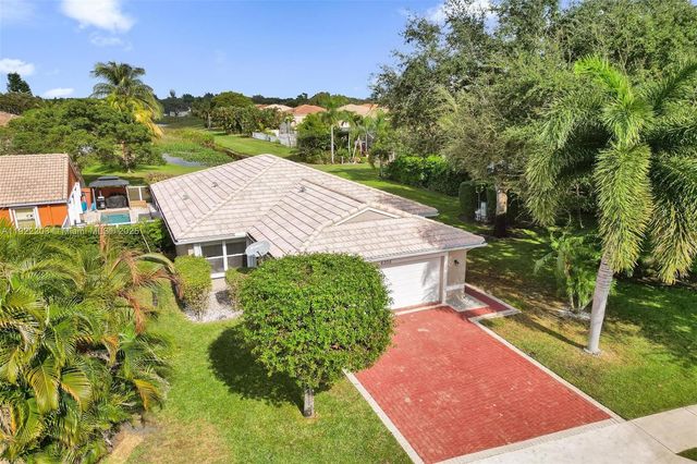 6305 Willoughby Cir, Lake Worth, FL 33463