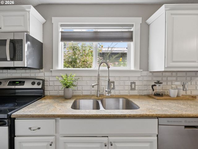 7211 N ATLANTIC Ave, Portland, OR 97217