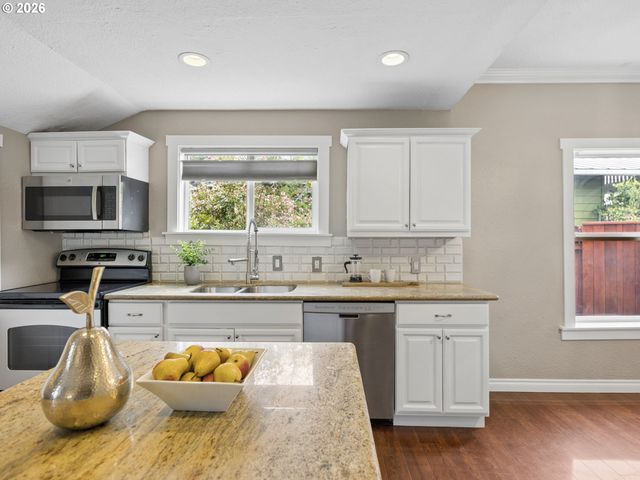 7211 N ATLANTIC Ave, Portland, OR 97217