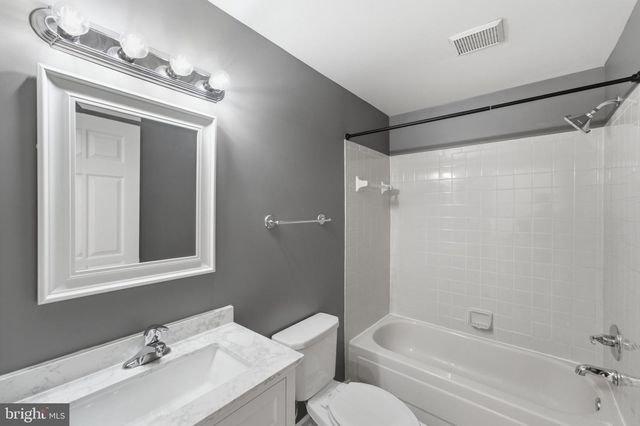 5028 9TH ST S, Arlington, VA 22204