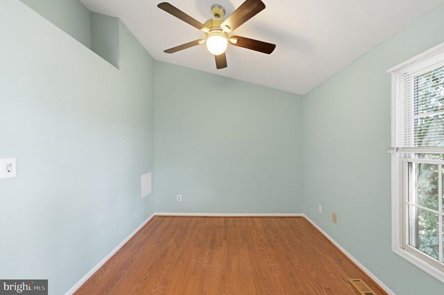 5028 9TH ST S, Arlington, VA 22204