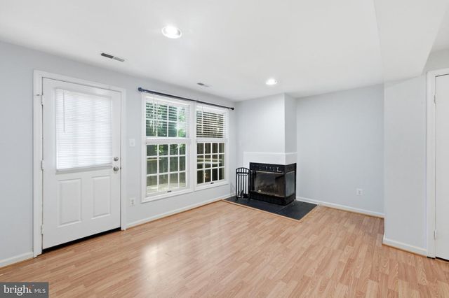 5028 9TH ST S, Arlington, VA 22204