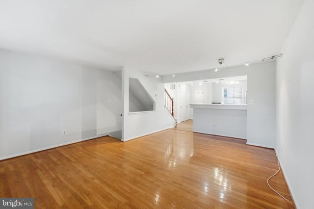 5028 9TH ST S, Arlington, VA 22204