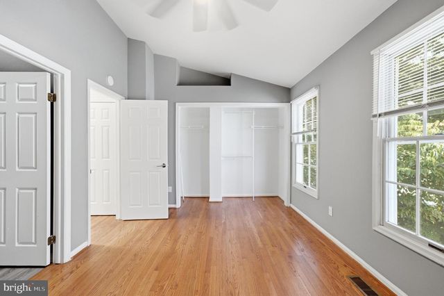 5028 9TH ST S, Arlington, VA 22204