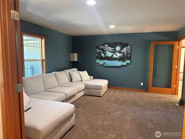 48 E Olympic Palisades Dr, Belfair, WA 98528