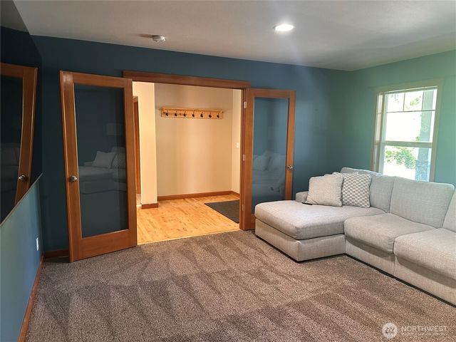 48 E Olympic Palisades Dr, Belfair, WA 98528