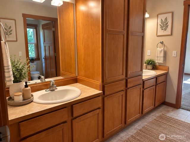 48 E Olympic Palisades Dr, Belfair, WA 98528