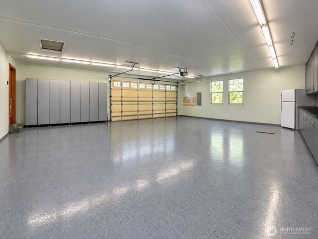 48 E Olympic Palisades Dr, Belfair, WA 98528