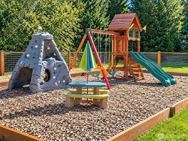 48 E Olympic Palisades Dr, Belfair, WA 98528