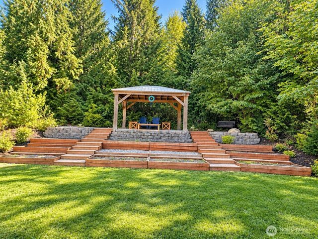 48 E Olympic Palisades Dr, Belfair, WA 98528
