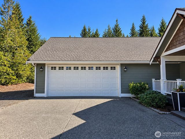 48 E Olympic Palisades Dr, Belfair, WA 98528